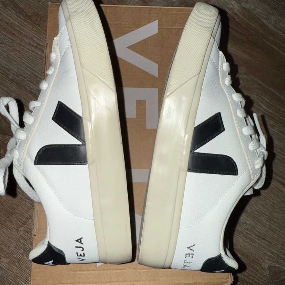 Veja Campo Leather Sneakers - Picture 7 of 16